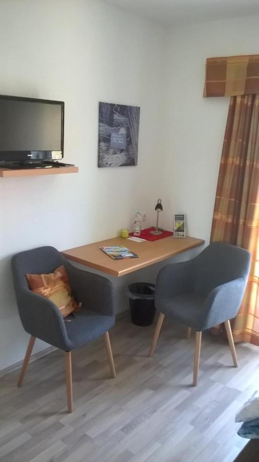 Prodel Pension Elisabeth Am Elberadweg מראה חיצוני תמונה