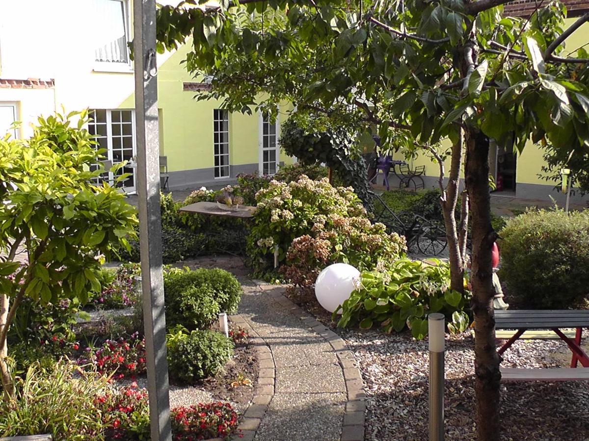 Prodel Pension Elisabeth Am Elberadweg מראה חיצוני תמונה
