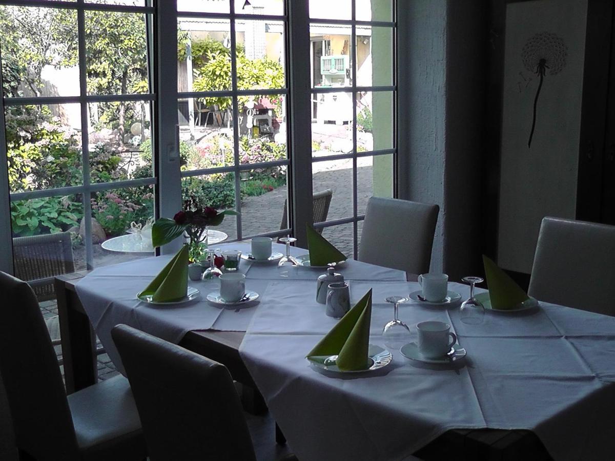 Prodel Pension Elisabeth Am Elberadweg מראה חיצוני תמונה